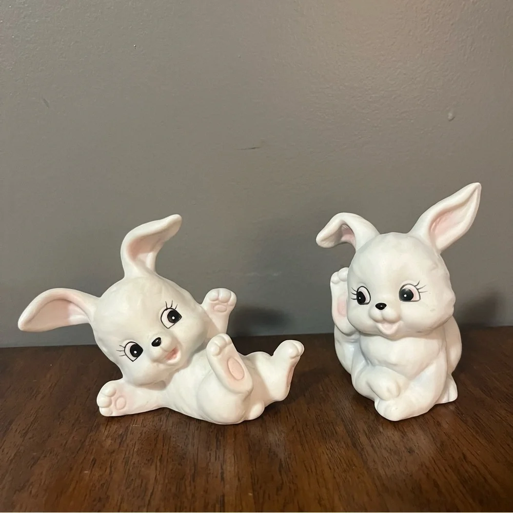 Vintage Pair of White Rabbit Figurines - HOMCO - Easter..1458